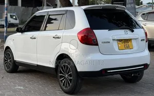 Mazda Verisa 2008 White