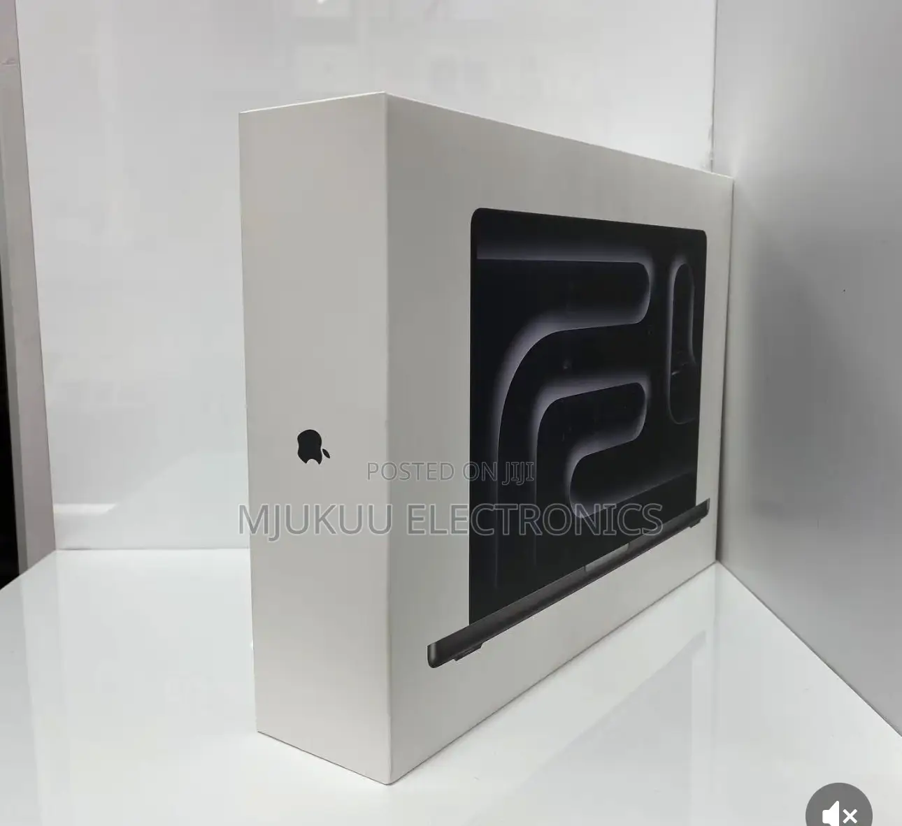 New Laptop Apple Macbook Pro 2025 M5 14-inch 16GB Apple M5 SSD 512GB