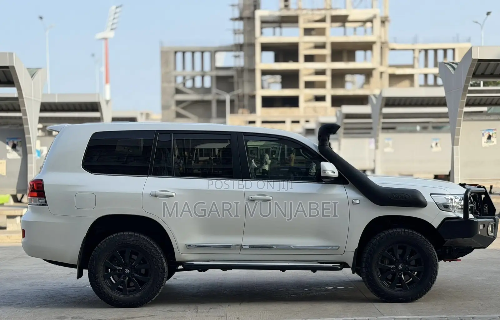 Toyota Land Cruiser 2021 White