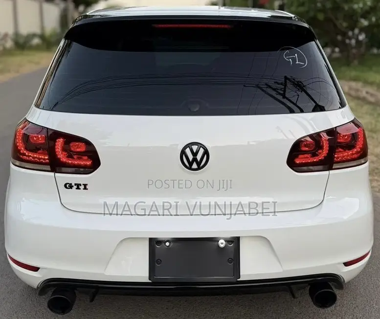 Volkswagen Golf 2011 Off white
