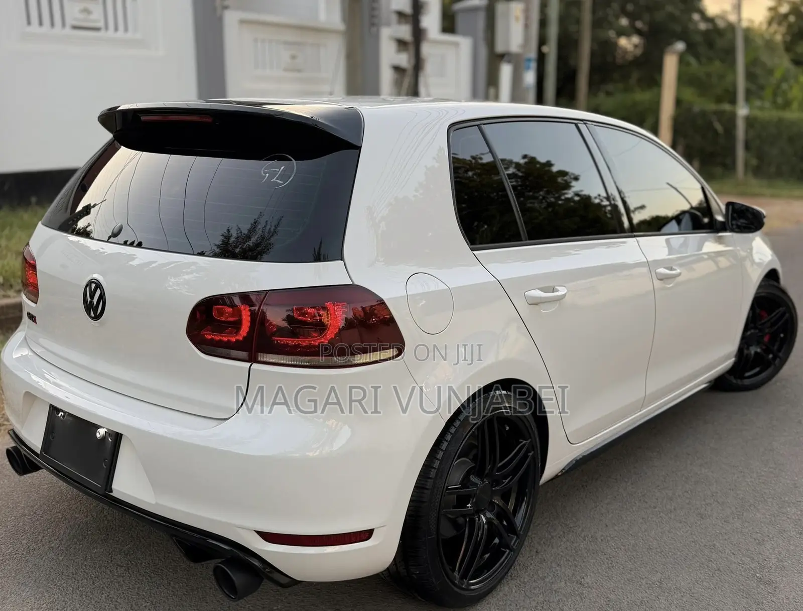 Volkswagen Golf 2011 Off white