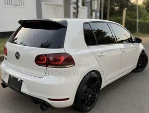 Volkswagen Golf 2011 Off white