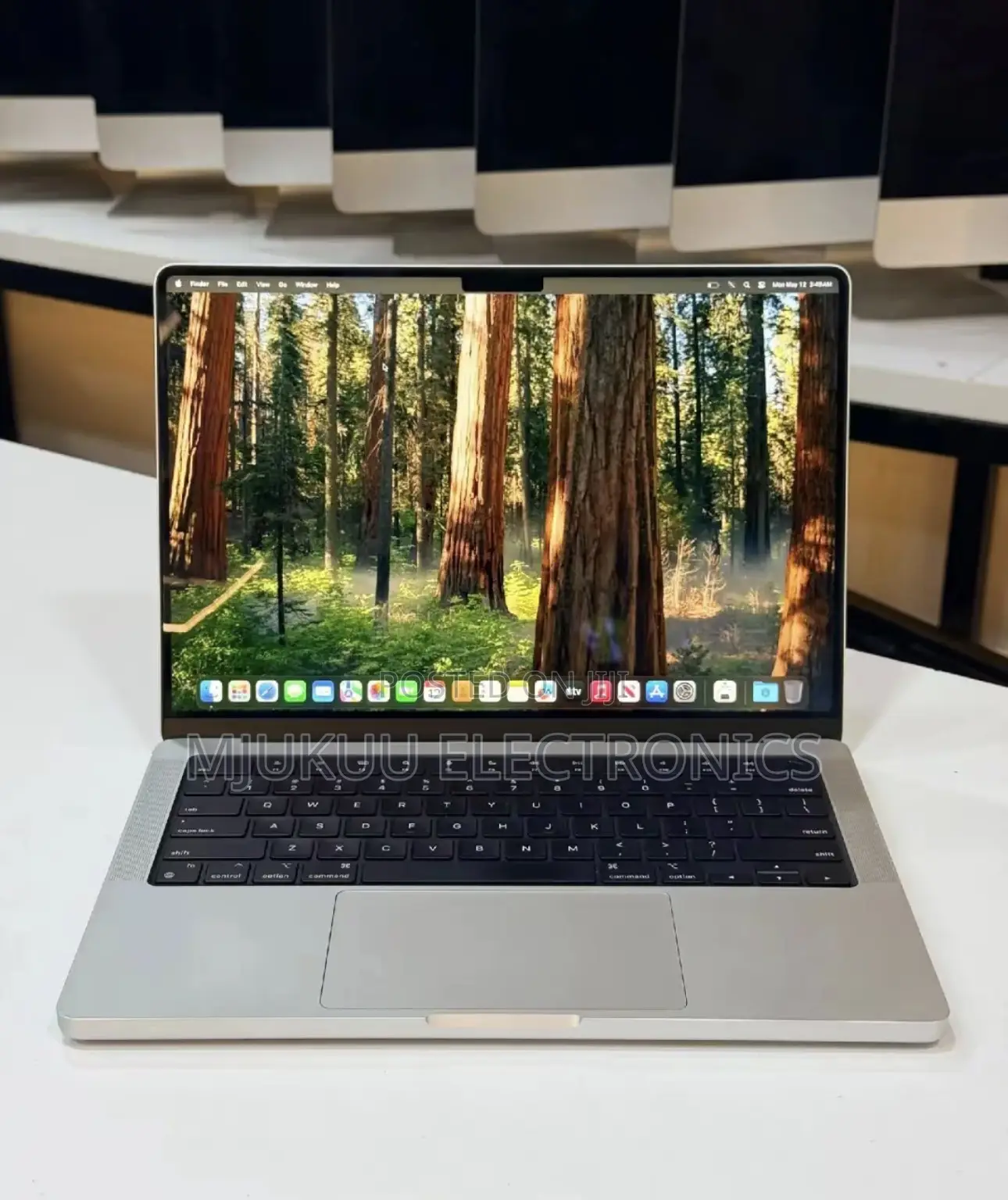 New Laptop Apple MacBook Pro 2023 M3 14-Inch 8GB Apple M3 Pro SSD 512GB