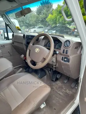 Toyota Land Cruiser 2010 White