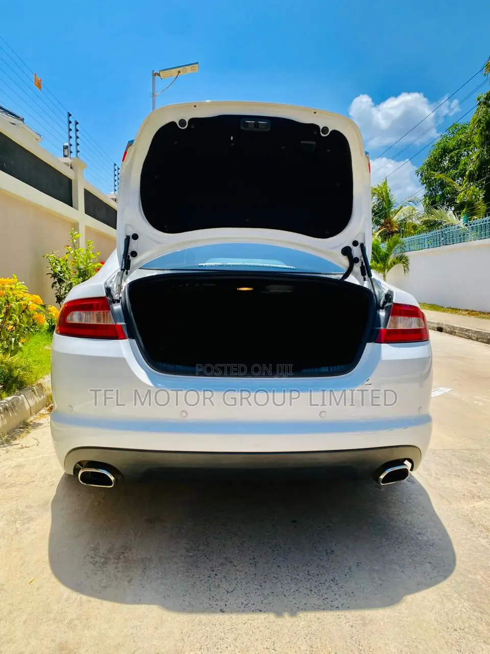 Jaguar XF 2011 White