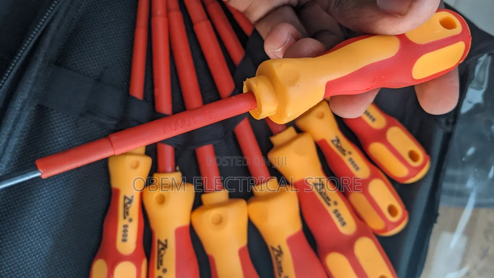 9 Pieces Insulated Screwdrivers Set.
