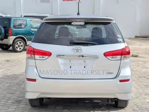 Toyota Wish 2010 Silver
