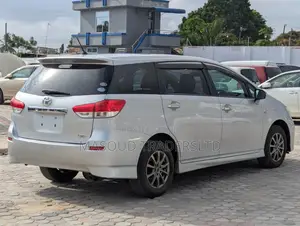 Toyota Wish 2010 Silver