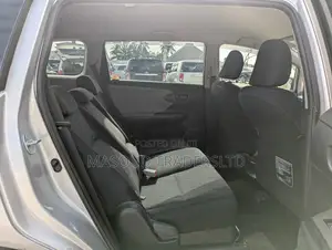 Toyota Wish 2010 Silver