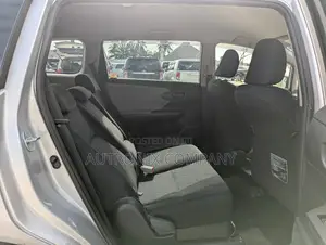 Toyota Wish 2010 Silver