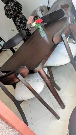 Dining Table Viti Vinne