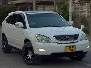 Toyota Harrier 2005 White