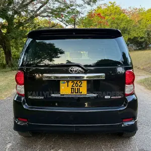 Toyota Corolla Rumion 2007 Black