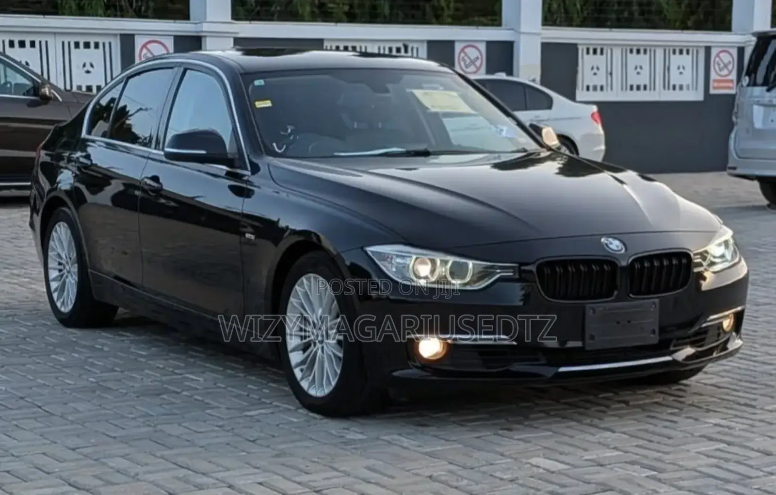 BMW 320i 2014 Burgundy
