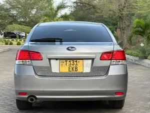 Subaru Legacy 2010 Silver