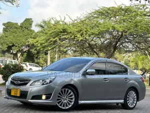 Subaru Legacy 2010 Silver