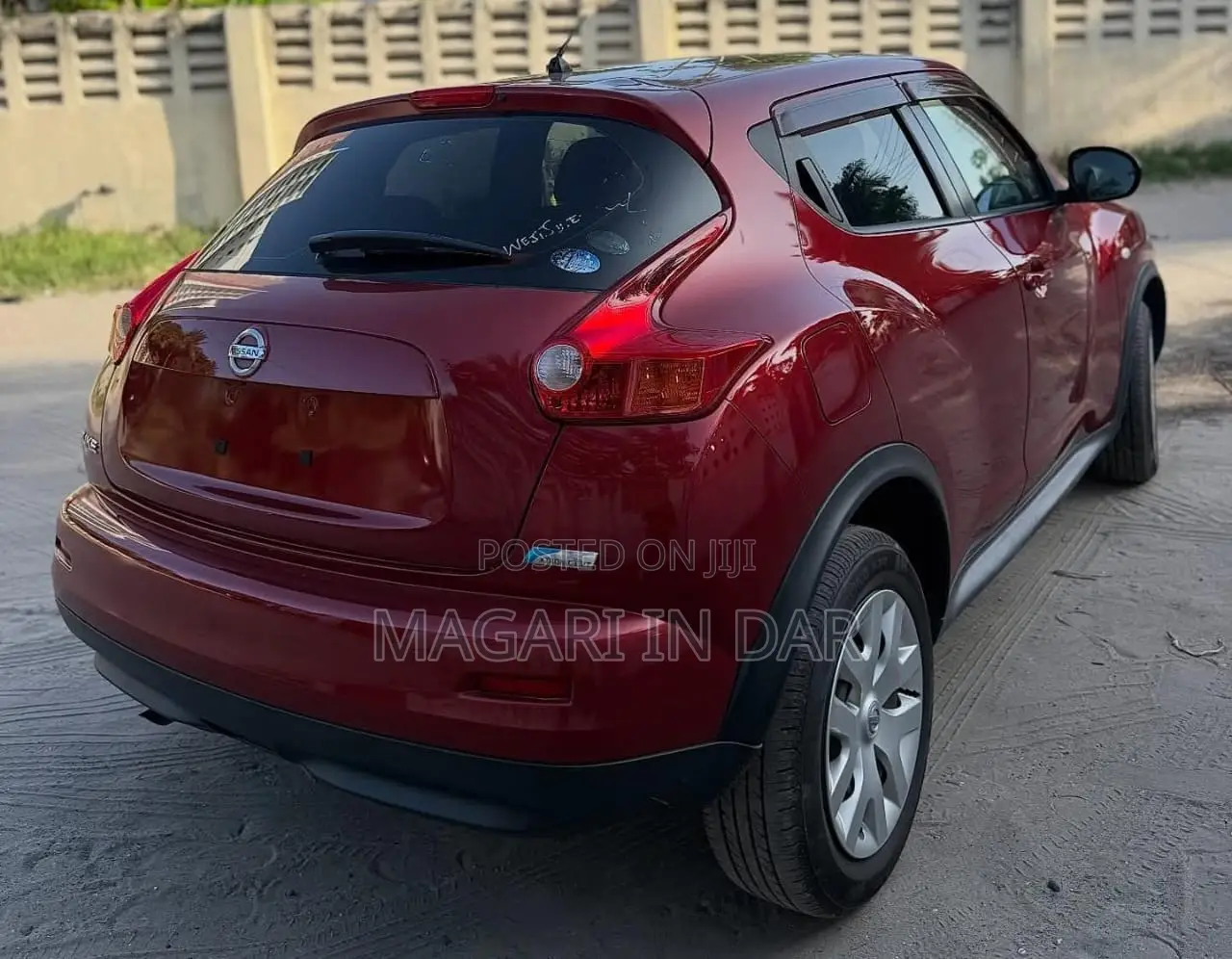 Nissan Juke 2011 Red