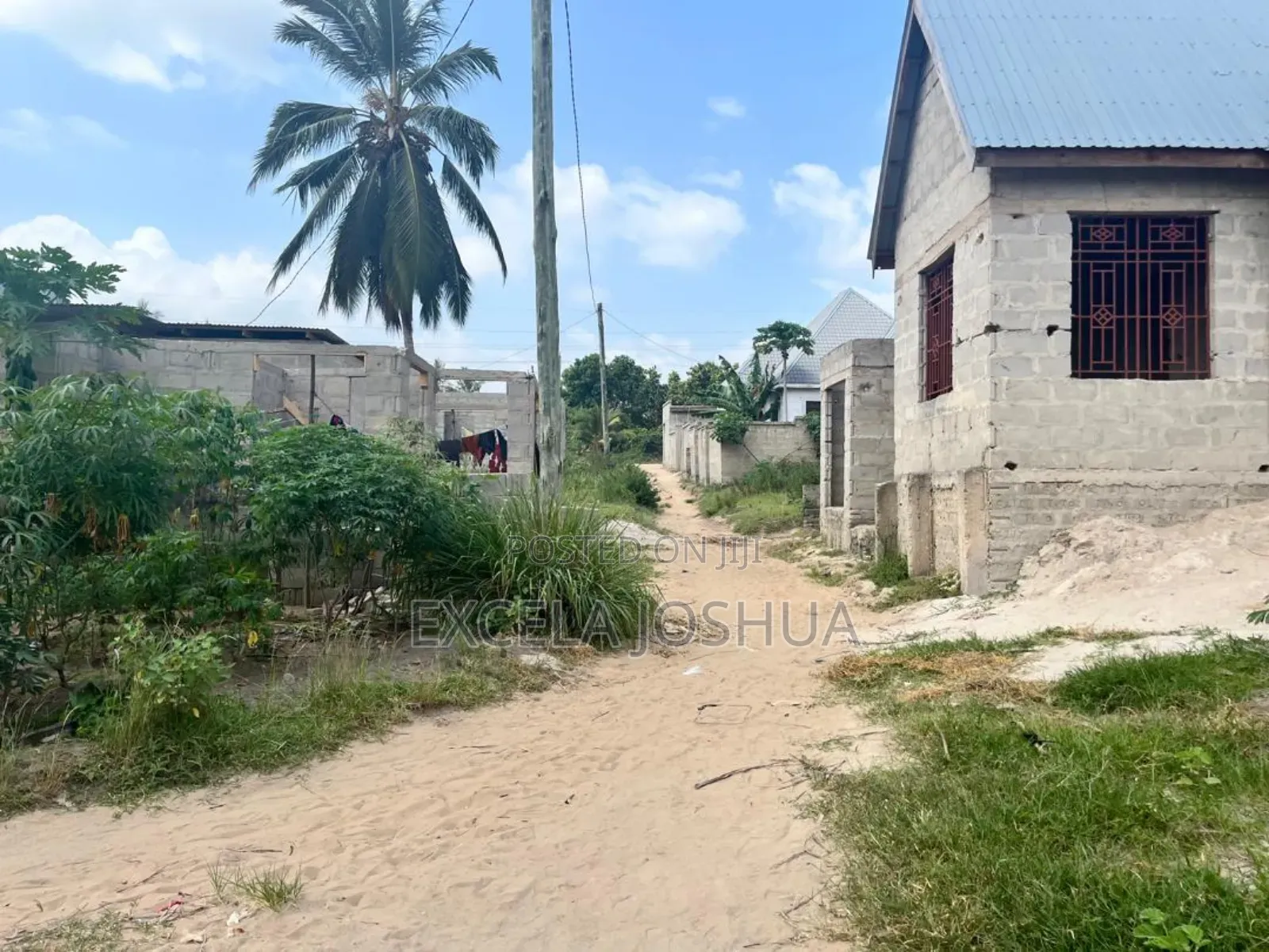 3bdrm House in Excela Joshua, Msongola for sale