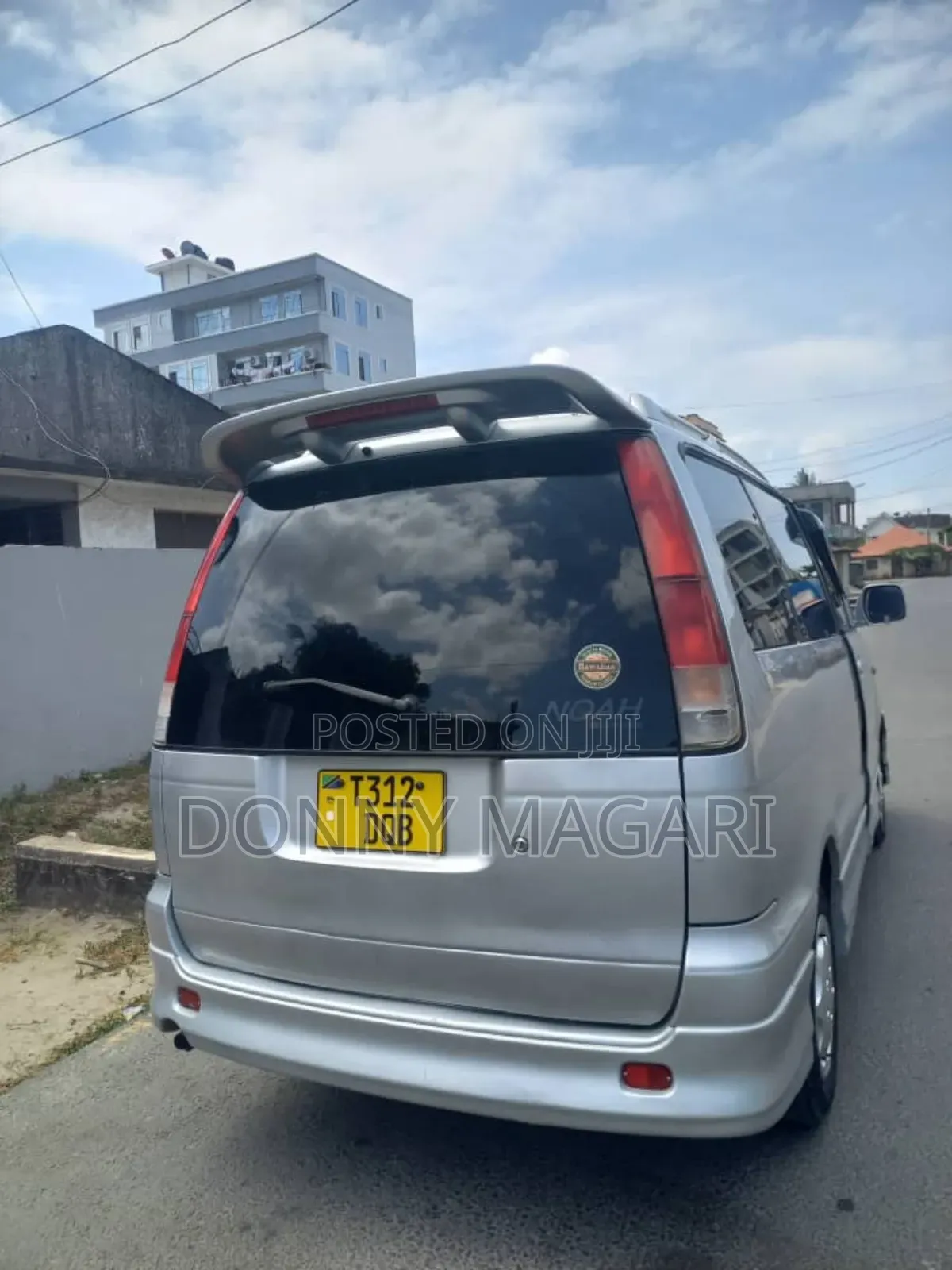 Toyota Noah 2002 Silver
