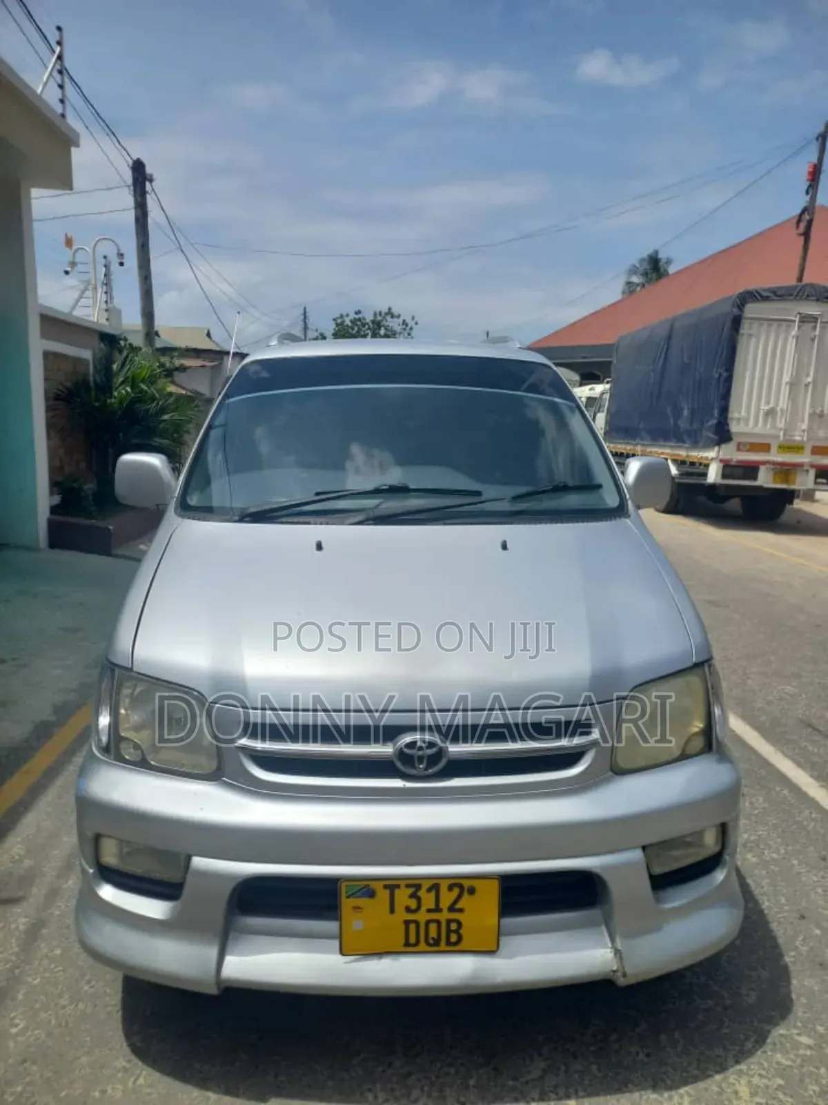Toyota Noah 2002 Silver