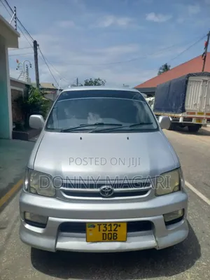 Toyota Noah 2002 Silver