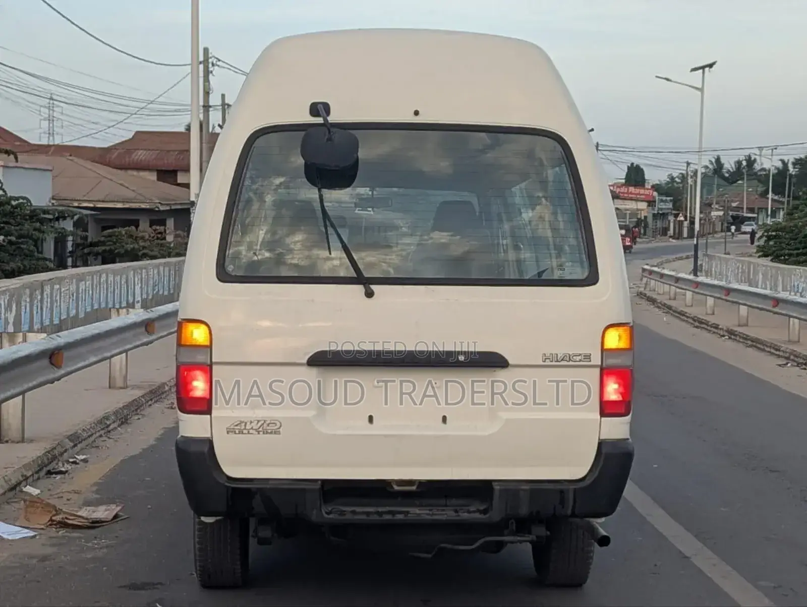 Toyota HiAce 2003 White