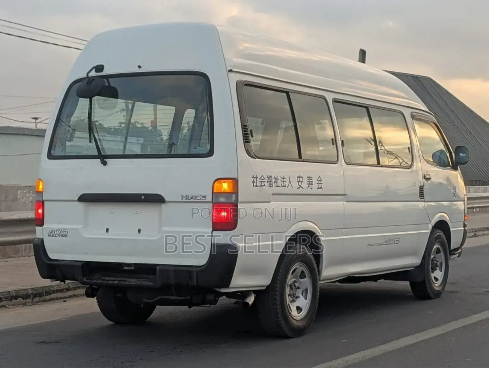 Toyota HiAce 2003 White