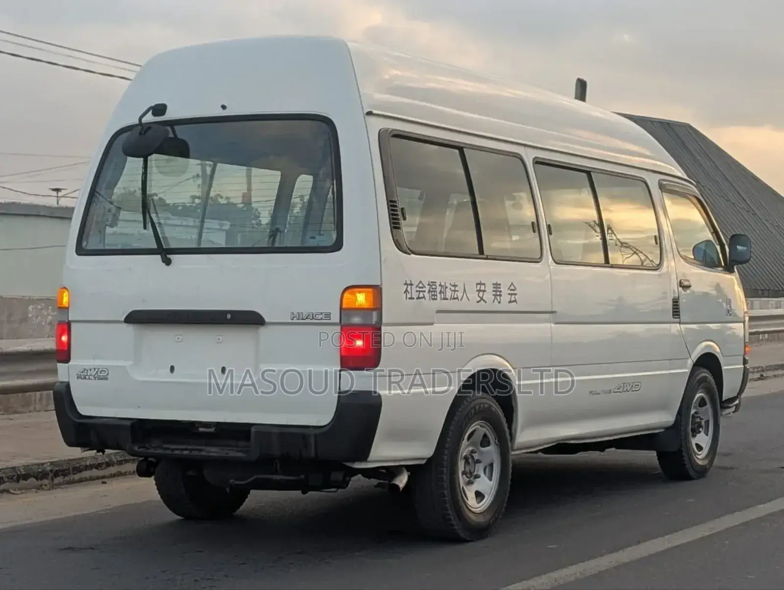 Toyota HiAce 2003 White