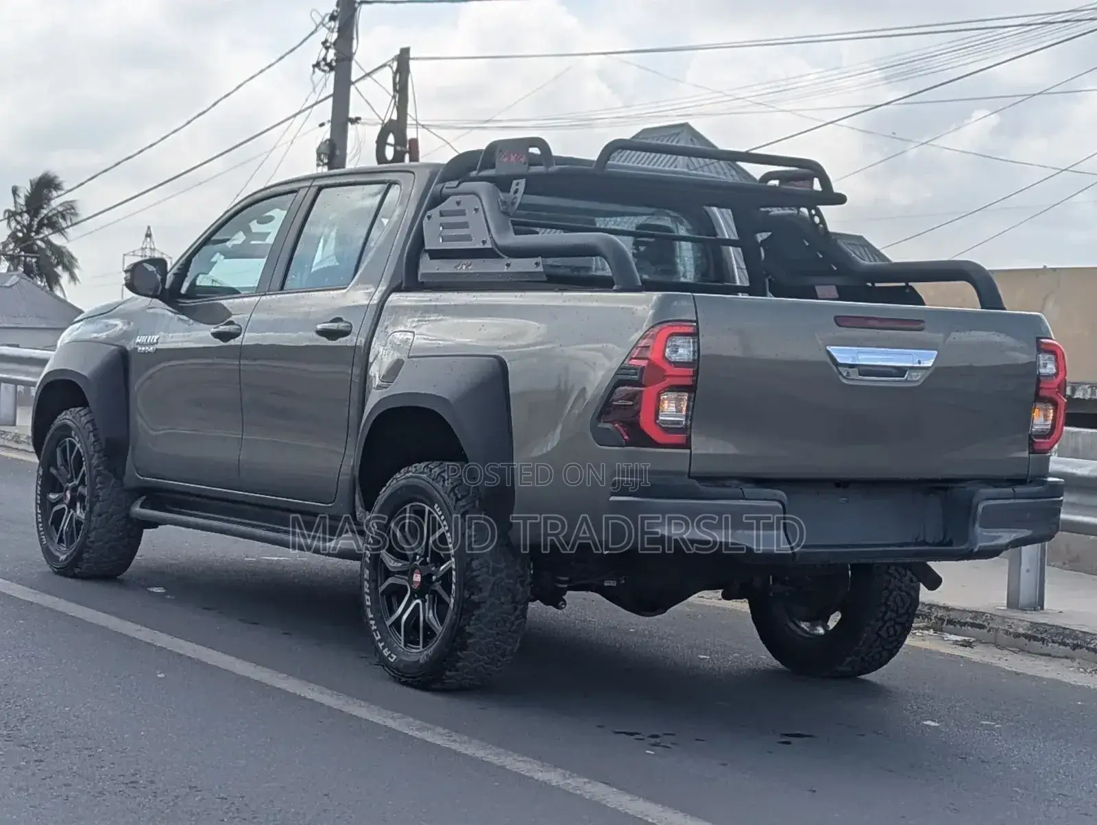 Toyota Hilux 2024 Gray