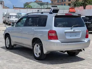 Toyota Kluger 2001 Silver