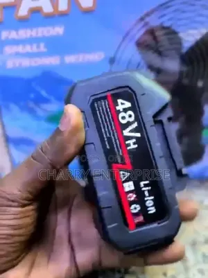 *Mini Fan Rechargeable Feni Ya Kucharge Yenye Battery Yenyw Nguvu