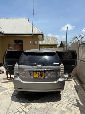 Toyota Wish 2005 Silver