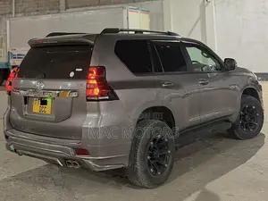 Toyota Land Cruiser Prado 2.7 i 2013 Gray