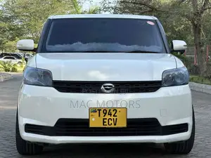Toyota Corolla Rumion 2010 White