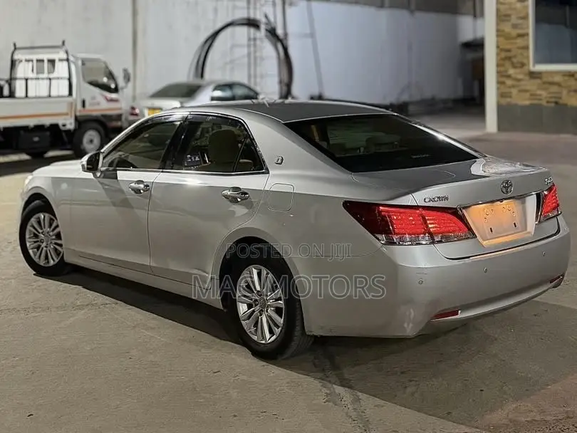 Toyota Crown 2014 Silver