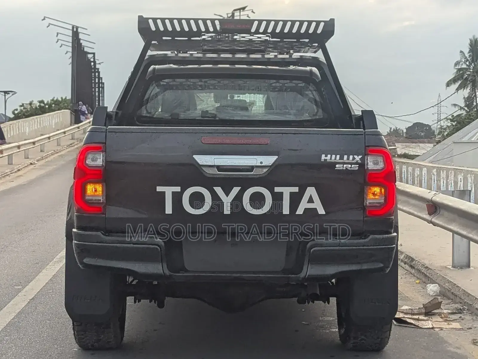 Toyota Hilux 2019 Black