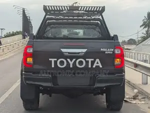 Toyota Hilux 2019 Black