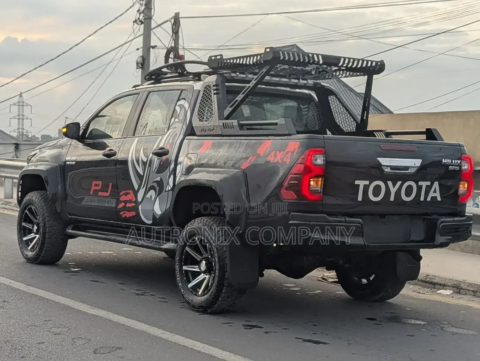 Toyota Hilux 2019 Black