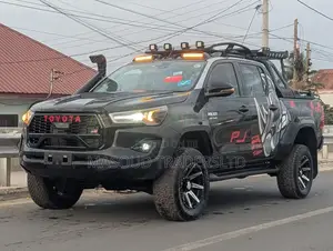 Toyota Hilux 2019 Black