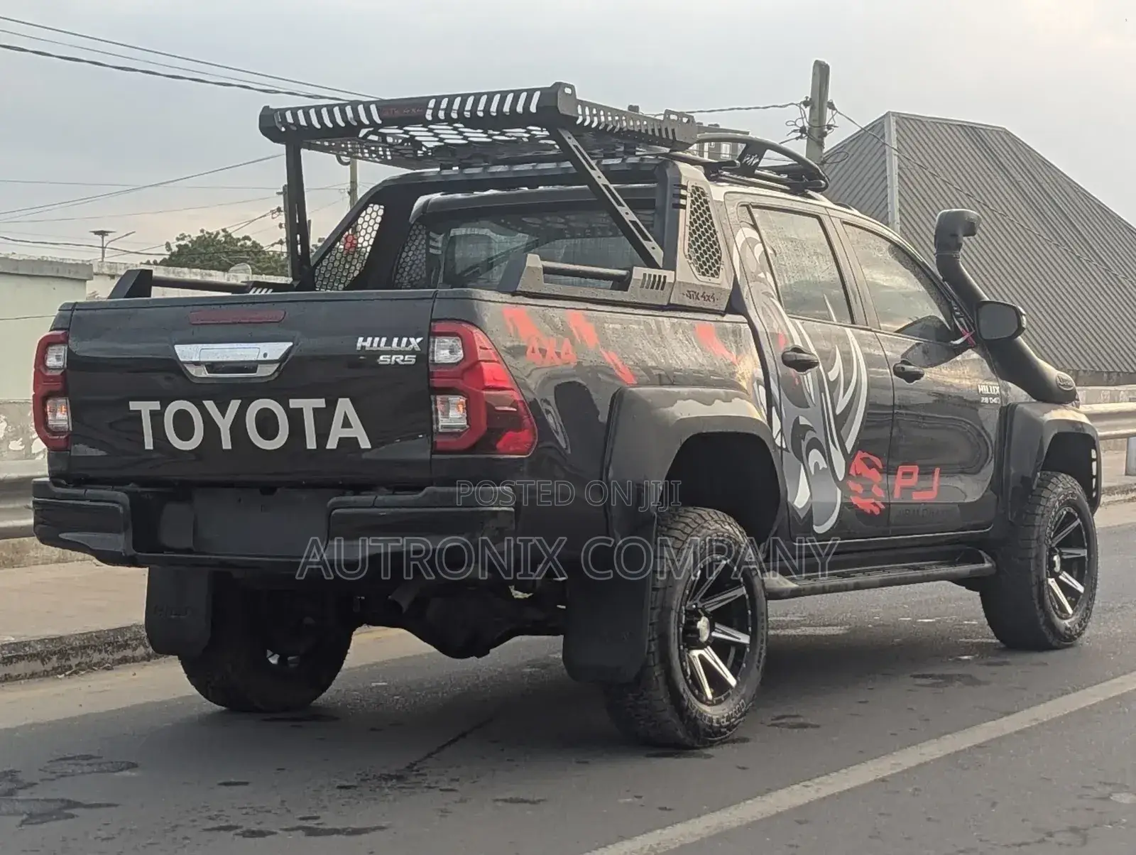 Toyota Hilux 2019 Black