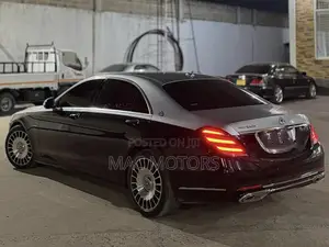Mercedes-Benz S-Class Maybach S 600 (X222) 2016 Blue
