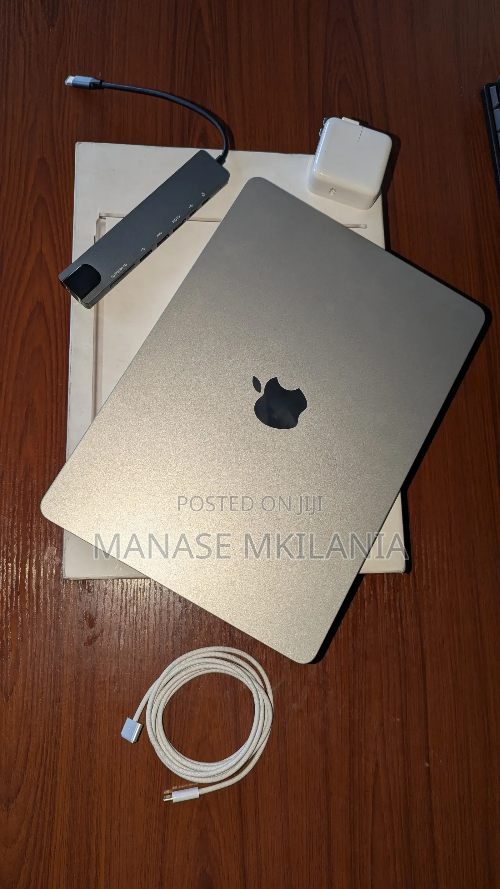 New Apple MacBook Air 2024 M3 13-inch 16GB Intel Core M3 SSD 256GB