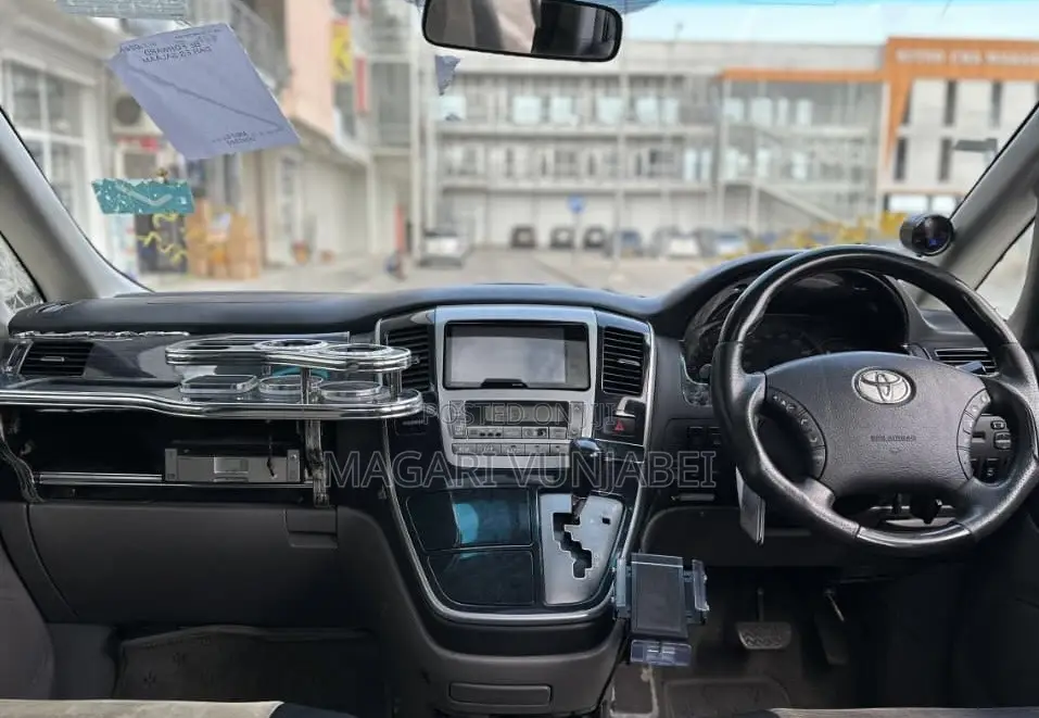 Toyota Alphard 2004 Pearl