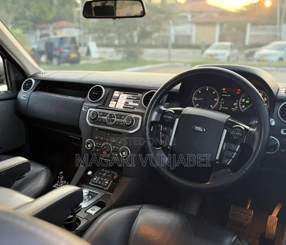 Land Rover Discovery 2015 Gray