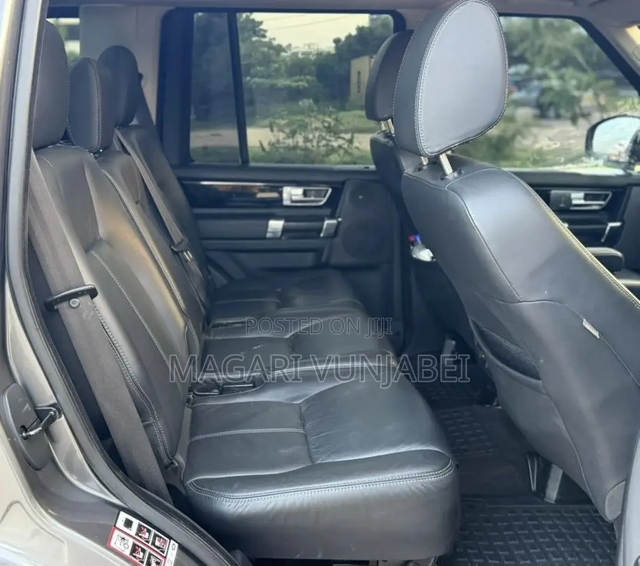 Land Rover Discovery 2015 Gray