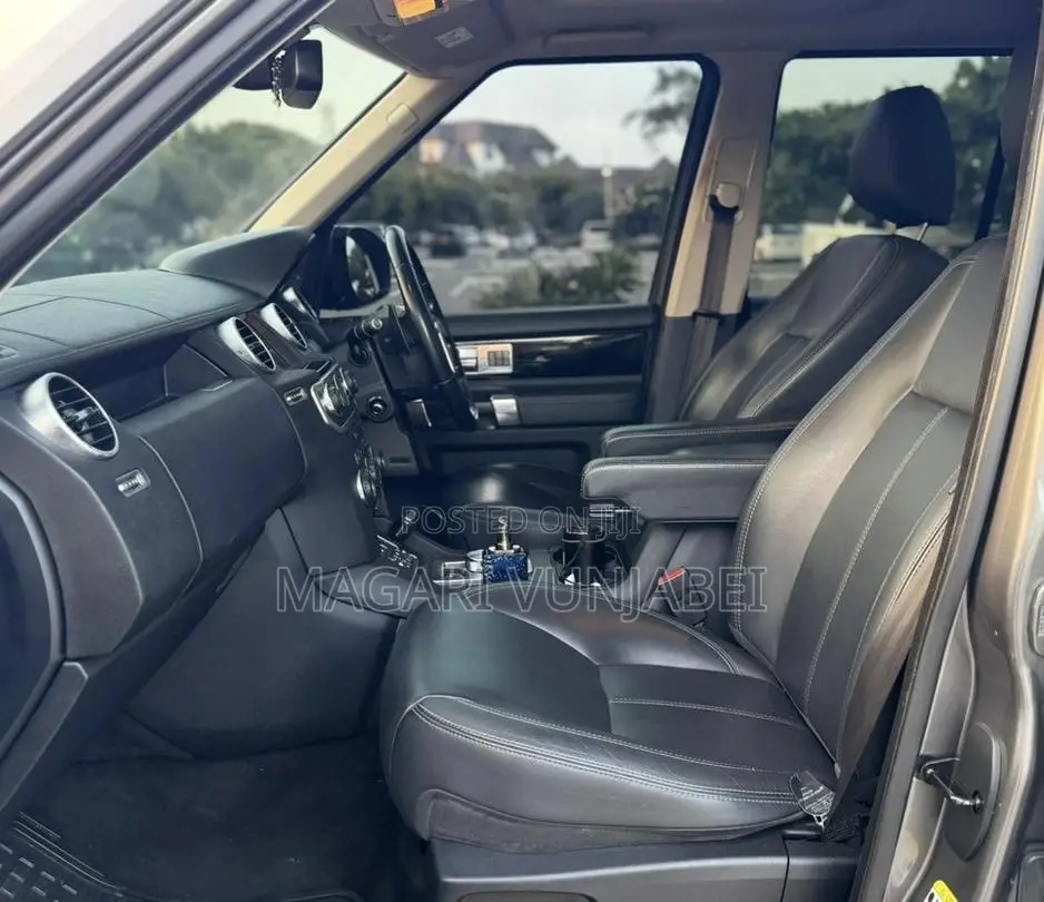 Land Rover Discovery 2015 Gray