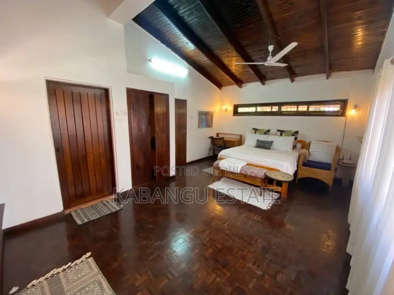 Furnished 4bdrm House in Ada Estate for rent