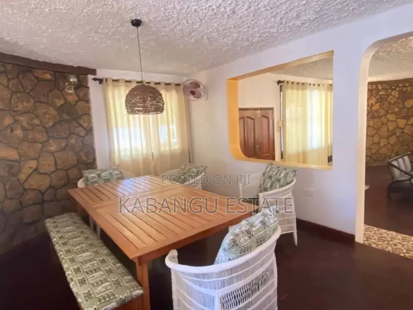 Furnished 4bdrm House in Ada Estate for rent