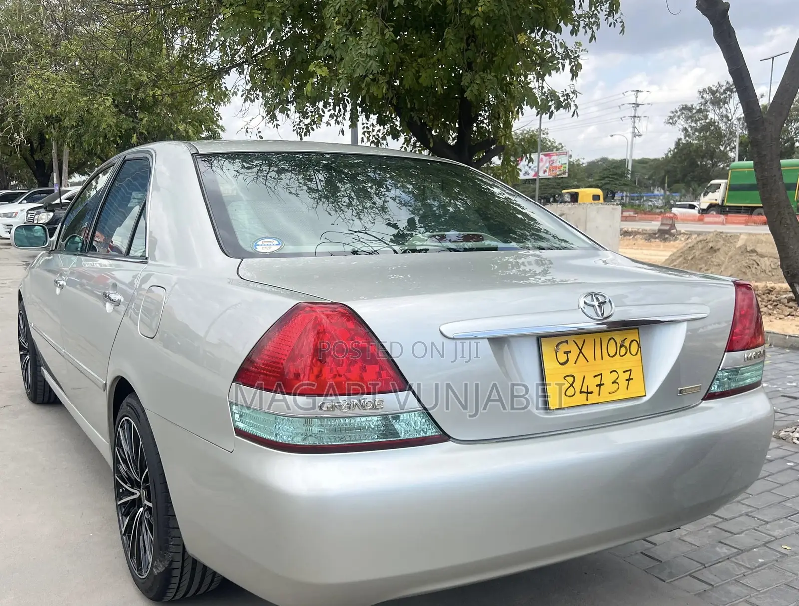 Toyota Mark II 2004 Silver