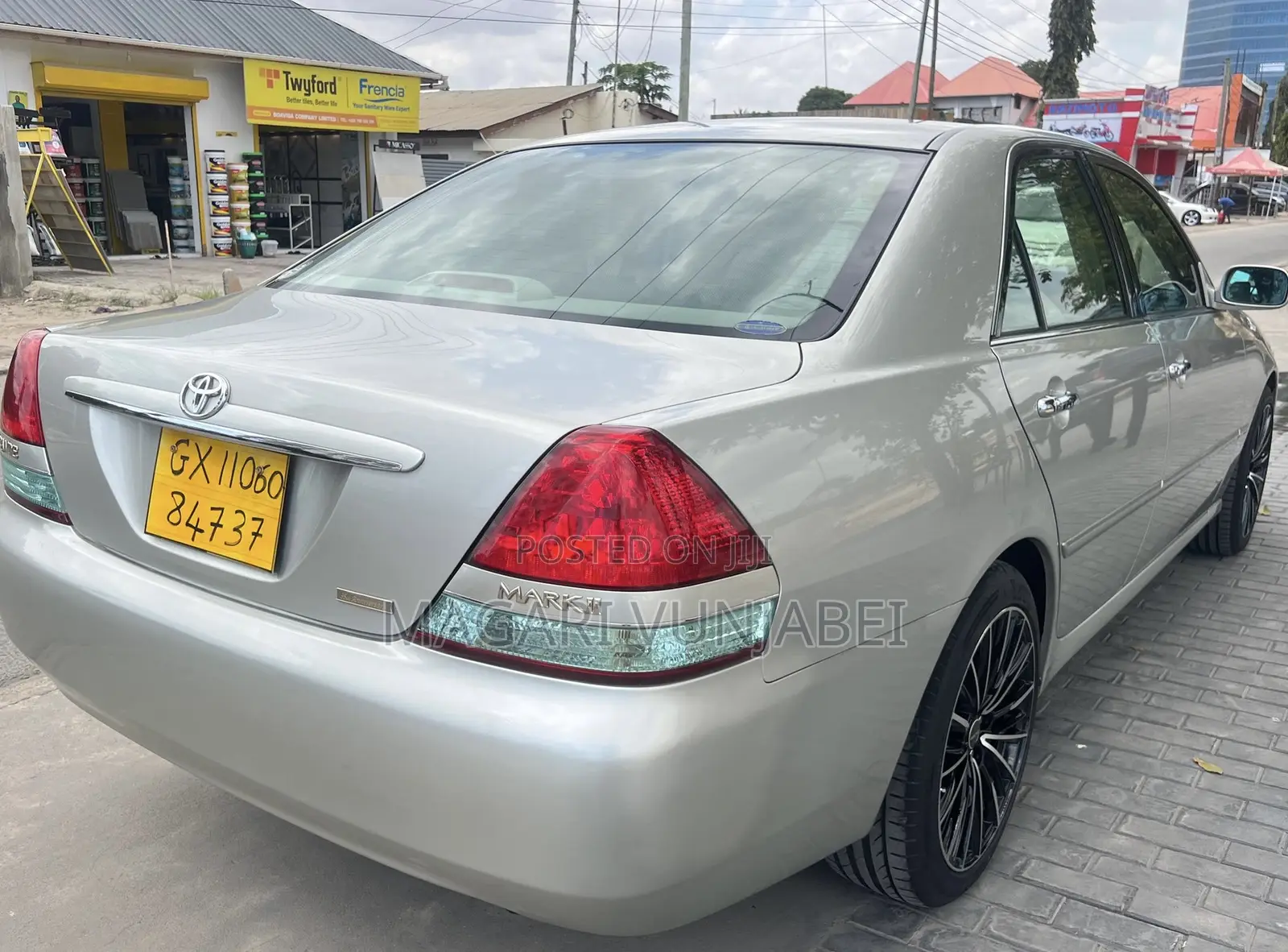 Toyota Mark II 2004 Silver